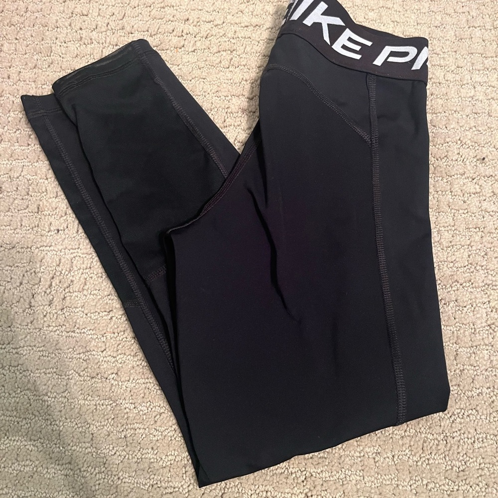 Nike Pro Black Cropped Leggings